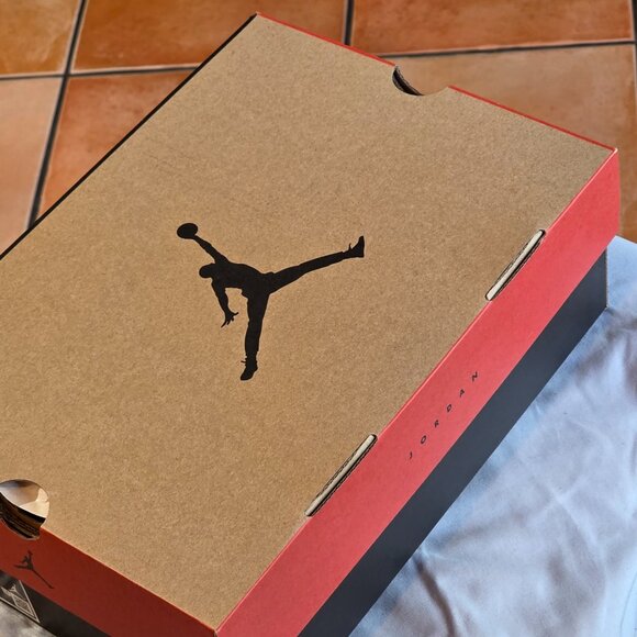 Nike Air Jordan 12 Retro Shoes in Black and Taxi Colorway (Size 6.5 Mens) - Picture 3 of 10